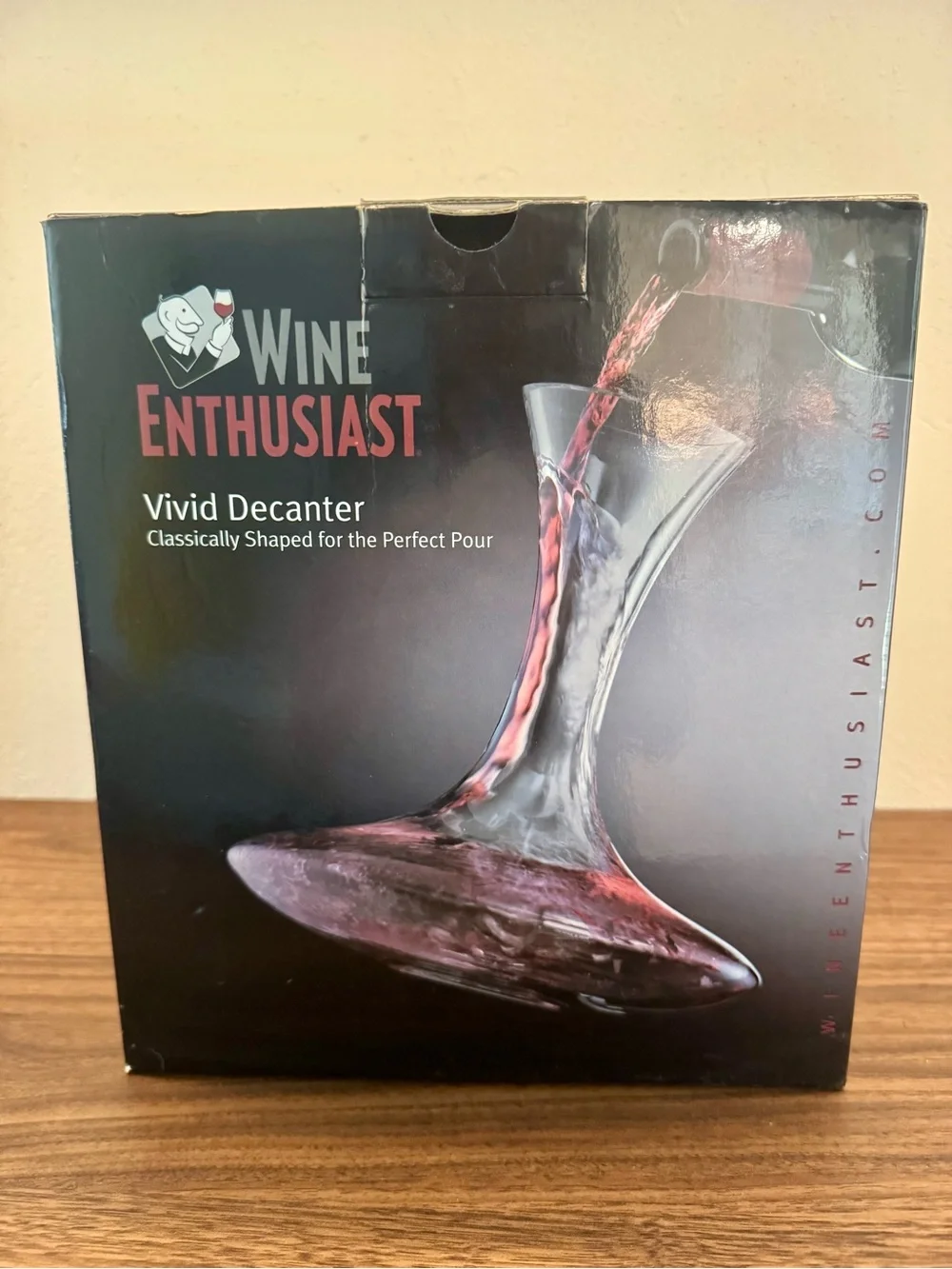 Wine Enthusiast Vivid Decanter-Classically Shaped for the Perfect Pour